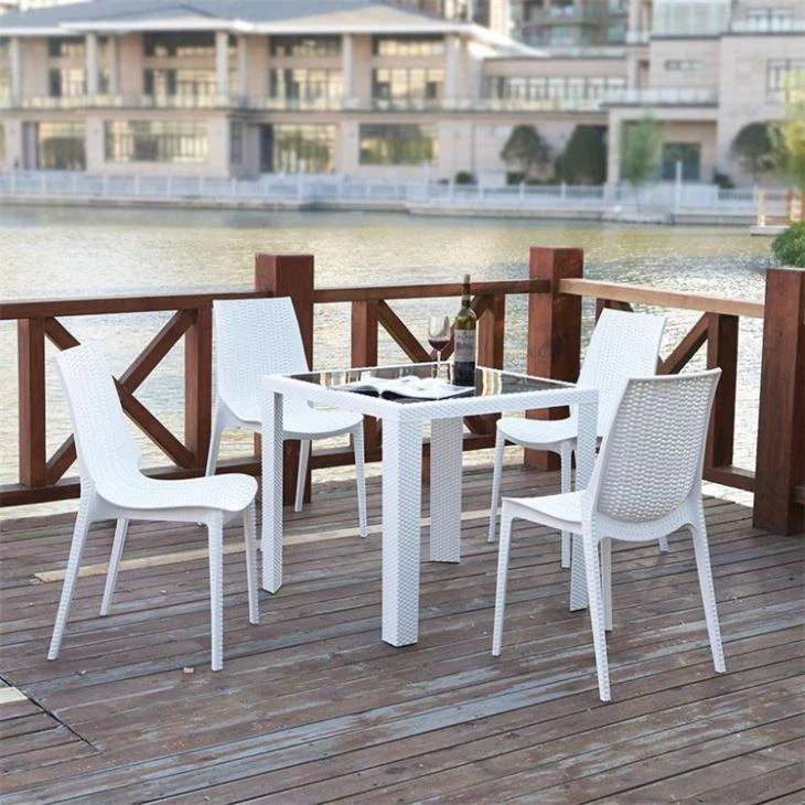 میز صندلی پلاستیکی