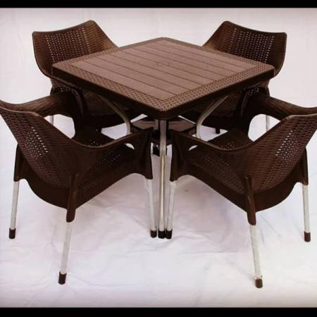 مرکز فروش میز صندلی پلاستیکی طرحدار