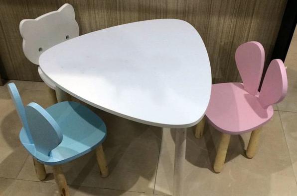 کاربرد انواع میز پلاستیکی