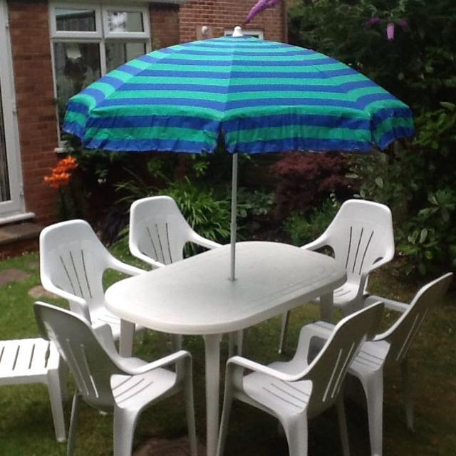 فروش میز صندلی پلاستیکی ۴ نفره