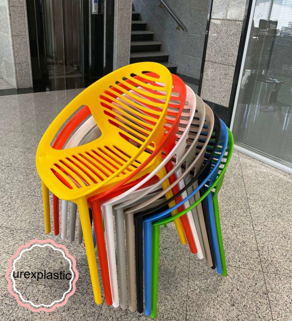 صندلی پلاستیکی رنگی شیک مناسب استفاده در کافه و رستوران