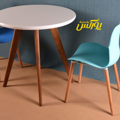 صندلی پلاستیکی پایه چوبی مقاومت دارد؟